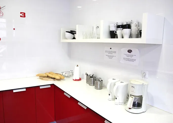 Hostel Botxo Gallery - Youth Hostel Bilbao *